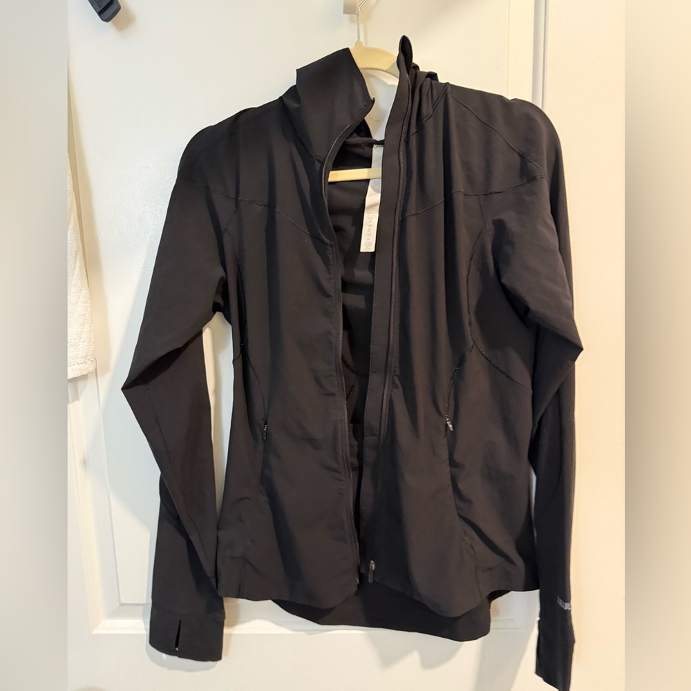 Lululemon Mist Over Windbreaker 6 - Picture 6 of 13